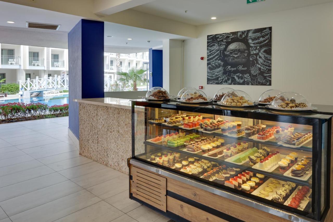 Ramada Hotel & Suites By Wyndham Кушадасъ Екстериор снимка