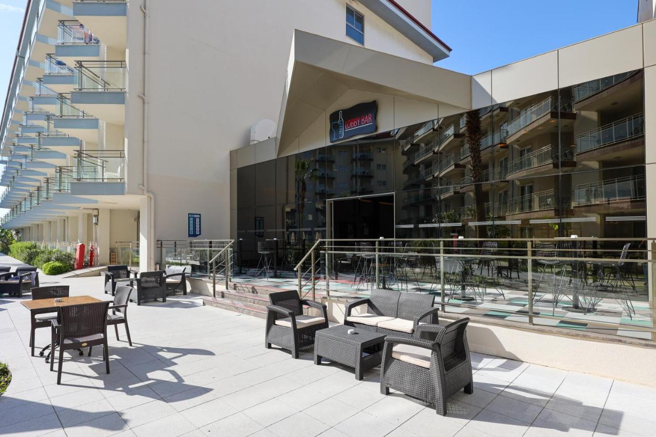 Ramada Hotel & Suites By Wyndham Кушадасъ Екстериор снимка