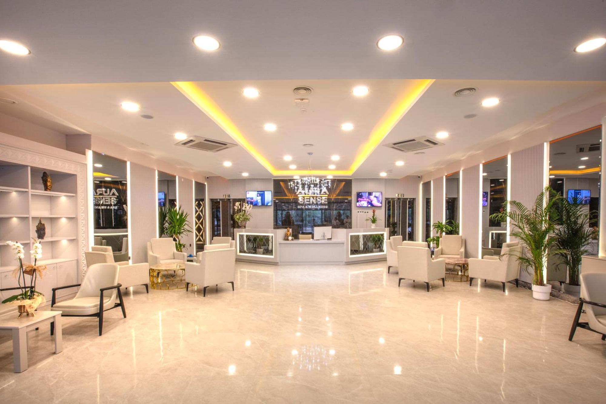 Ramada Hotel & Suites By Wyndham Кушадасъ Екстериор снимка